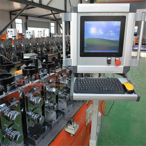 Nuevo metal de la llegada <span class=keywords><strong>omega</strong></span> perfil que forma la máquina para el poste de la cerca - Product Image 1