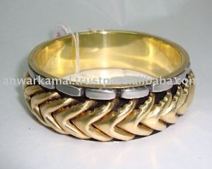 Brazaletes de latón para disfraz, joyería de moda - Product Image 1