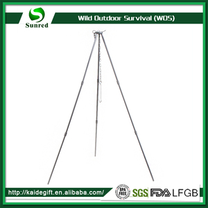 Nueva <span class=keywords><strong>Camping</strong></span> Campfire Trípode Trípode Portátil Hanging Pot Cocinar Picnic Al Aire Libre Parrilla de Pie - Product Image 1