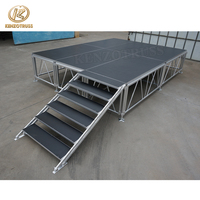Structure de scène en aluminium robuste avec poteaux de support, plateforme de scène mobile et démontable avec escalier