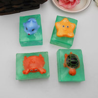 Vente en gros de savon à l'huile antiseptique fait main naturel personnalisé dessin animé Figure visage nettoyage jouet barre de savon forme solide