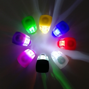 Thể Thao Ngoài Trời Đêm Xe Đạp Bike Cảnh Báo Ánh Sáng Phía Sau Biểu Tượng Tùy Chỉnh Đầy Màu Sắc LED Silicone Bike Front Light LED Xe Đạp Ánh Sáng - Product Image 2