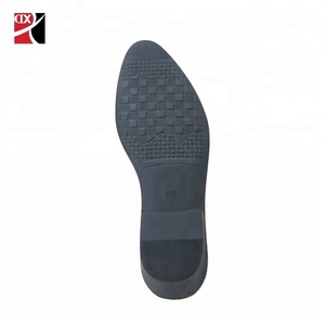 Semelles <span class=keywords><strong>en</strong></span> caoutchouc pointues sur mesure de grande taille <span class=keywords><strong>pour</strong></span> hommes <span class=keywords><strong>pour</strong></span> la fabrication de chaussures <span class=keywords><strong>en</strong></span> <span class=keywords><strong>cuir</strong></span> Semelles moulées <span class=keywords><strong>pour</strong></span> chaussures - Product Image 5
