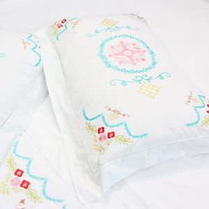 Fundas de almohada de algodón egipcio de lujo con bordado - Product Image 1
