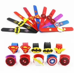 Pulseira de silicone personalizada, atacado, sinais de identificação de super heróis americano