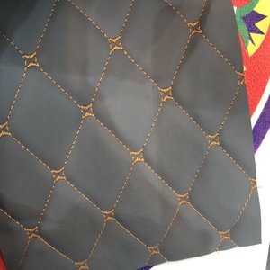 Éponge matelassée PVC similicuir broderie faux <span class=keywords><strong>cuir</strong></span> pour couverture de voiture et fabrication de plancher de voiture - Product Image 4