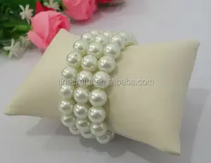 Bantal PU Gelang Krem