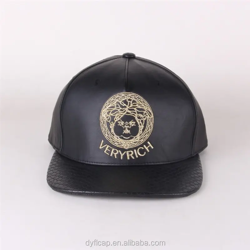 Hoogwaardige zwart snapback lederen cap met borduurwerk logo