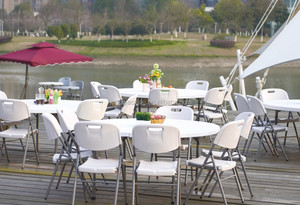 Hongqiao <span class=keywords><strong>pas</strong></span> <span class=keywords><strong>cher</strong></span> écologique restaurant en plein air hotell fête banquet de mariage à manger en plastique pliant <span class=keywords><strong>camping</strong></span> tables <span class=keywords><strong>et</strong></span> chaises - Product Image 6