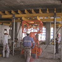 Système de coffrage pour dalle en béton réglable, coffrage pour bétonnage de sol