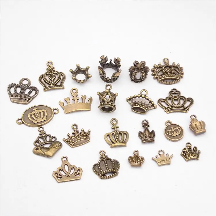 Vendite calde charms in lega di zinco vintage bronzo antico mix corone pendenti charms per la creazione di gioielli fai da te