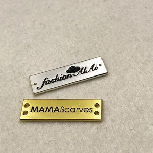 Placa de Metal Personalizada con Nombre, Logotipo de Coche, Pines de Esmalte - Product Image 3