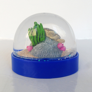 Calidad Premium resina personalizada cuento de hadas Sealife tortugas globo de nieve de plástico para regalo recuerdo - Product Image 3