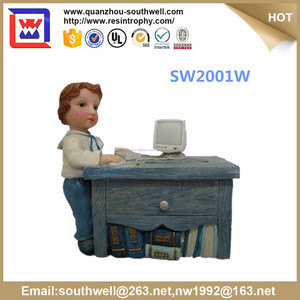 Résine polyresin <span class=keywords><strong>tirelire</strong></span> personnalisée <span class=keywords><strong>tirelire</strong></span> avec mignon <span class=keywords><strong>garçon</strong></span> figurines à vendre - Product Image 1