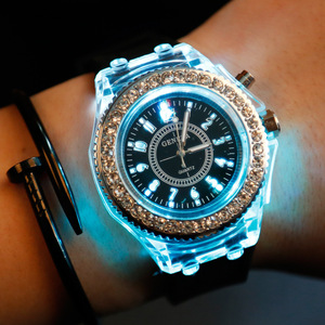 Relojes de Marca Geneva para Hombre, Esfera Grande, Moda, Luminoso, Correa de Silicona LED, Diseño de Diamantes, Reloj de Cuarzo Deportivo para Mujer, Alta Calidad - Product Image 6