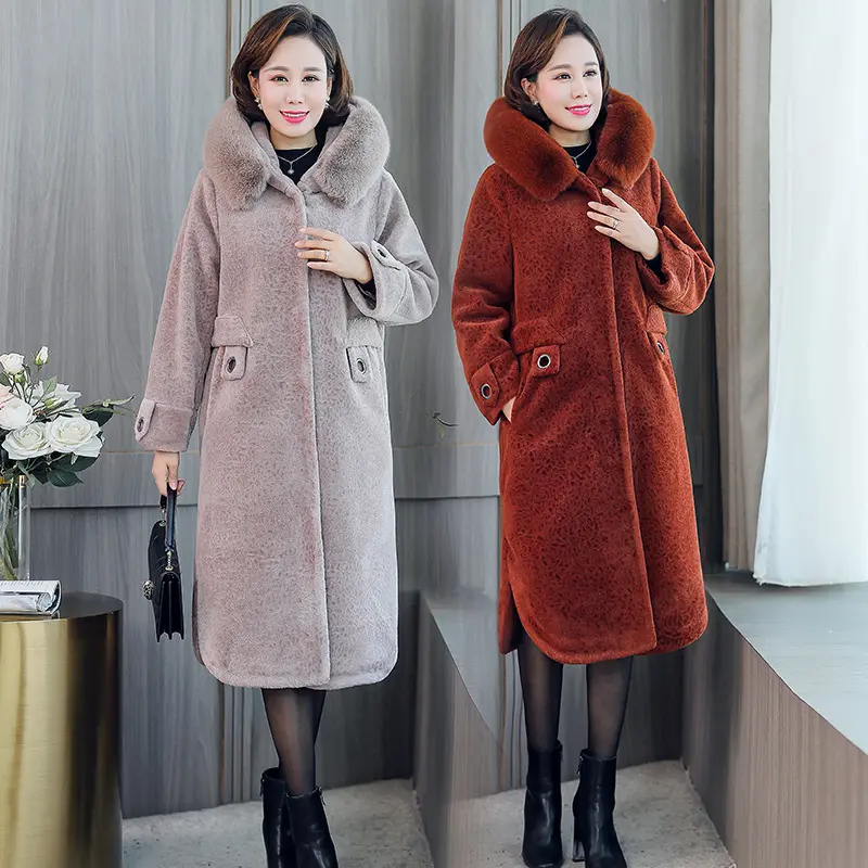 YQ66 Customized人気明るい女性の冬の毛皮のコート