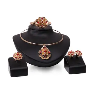 Las mujeres Moda Africana 4 piezas conjuntos de joyas de brazalete de flor roja de Arabia Saudita 18K oro Dubai brasileño boda joyería nupcial conjunto