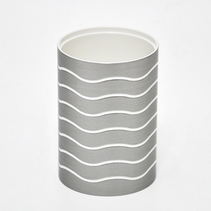 GOBELETS EN PLASTIQUE DE COULEUR ARGENT DESIGN TISSANT - Product Image 1