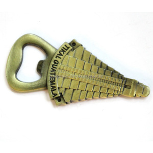 Vendita all'ingrosso Custom <span class=keywords><strong>Tikal</strong></span> <span class=keywords><strong>Guatemala</strong></span> Souvenir turistico in lega di zinco metallo città apribottiglie magnete frigo - Product Image 1