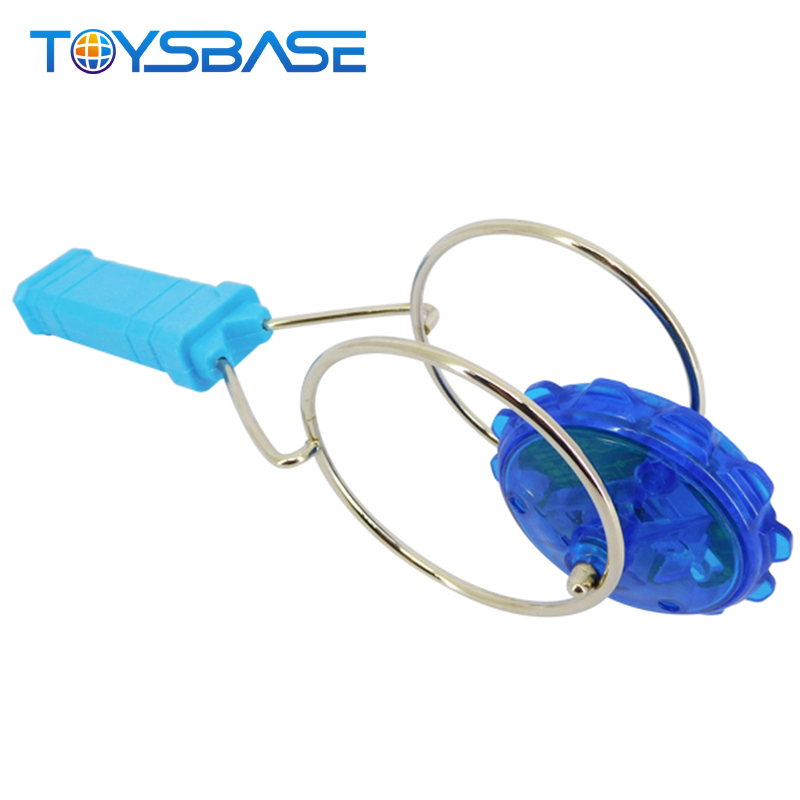 Пластиковая игрушка со светодиодной вспышкой