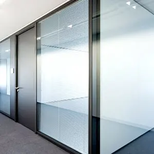 Mur de verre double faces simple pour bureau, cloison en verre, design avec porte chasse