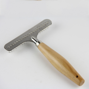 Rastrello per animali domestici strumento per la toelettatura del cane legno OEM con spazzole in legno prodotti per la pulizia e la toelettatura degli animali domestici sostenibili imballaggio della carta posteriore <span class=keywords><strong>Pet</strong></span> <span class=keywords><strong>Fine</strong></span> - Product Image 3