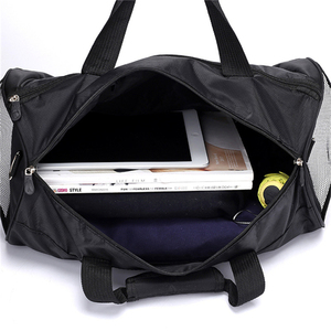 <span class=keywords><strong>Sac</strong></span> <span class=keywords><strong>de</strong></span> sport <span class=keywords><strong>de</strong></span> plein air unisexe personnalisé en gros <span class=keywords><strong>Sac</strong></span> fourre-tout en polyester imperméable avec fermeture à glissière <span class=keywords><strong>Sac</strong></span> portable à bas prix avec logo pour hommes - Product Image 6