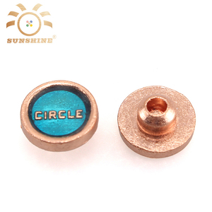 2018 Unique placage gravé conception <span class=keywords><strong>plat</strong></span> rivets métalliques pour vêtements - Product Image 1