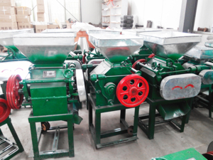 Moulin à grains HONGXIN 380V pour l'écrasement des flocons d'avoine, le broyage de l'<span class=keywords><strong>orge</strong></span>, le concassage des grains, le tambour à grains, le écraseur - Product Image 4