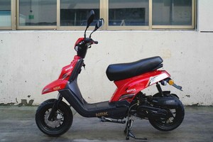 Scooter Coloré à Essence 50 cm³ de Haute Qualité, Directement de l'Usine Chinoise - Product Image 4