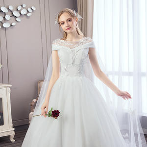 Ultimo Modello 2019 di <span class=keywords><strong>Abito</strong></span> da Sposa di Lusso Elegante, Linea A, Maniche a Cappuccio, Pizzo <span class=keywords><strong>con</strong></span> Perline, Schiena Intera <span class=keywords><strong>con</strong></span> <span class=keywords><strong>Farfalle</strong></span> e Lungo Strascico - Product Image 3