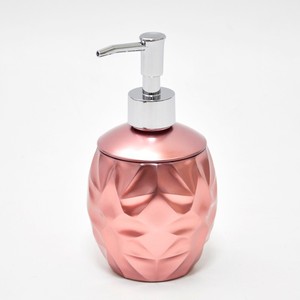 Bouteille de savon à mains en plastique or rose à motifs - Product Image 2