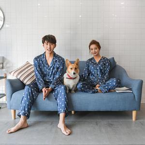 Ensemble <span class=keywords><strong>de</strong></span> pyjama en satin à boutons pour <span class=keywords><strong>homme</strong></span>, pyjama long et soyeux, confortable, imprimé classique, vêtements <span class=keywords><strong>de</strong></span> <span class=keywords><strong>nuit</strong></span> personnalisés, vêtements <span class=keywords><strong>de</strong></span> <span class=keywords><strong>nuit</strong></span> pour couples, vêtements <span class=keywords><strong>de</strong></span> <span class=keywords><strong>nuit</strong></span> pour lune <span class=keywords><strong>de</strong></span> miel - Product Image 5