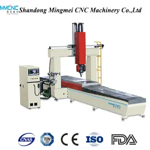 Một người đứng đầu trục chính cnc 5 trục máy