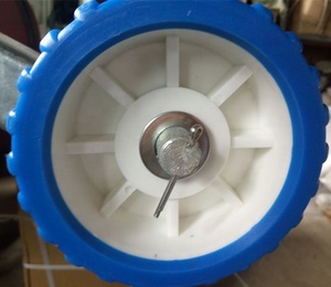 <span class=keywords><strong>Remorque</strong></span> de bateau Wobble Roller 5 "4" Rouleaux <span class=keywords><strong>en</strong></span> caoutchouc pour <span class=keywords><strong>kit</strong></span> de <span class=keywords><strong>remorque</strong></span> de bateau - Product Image 3