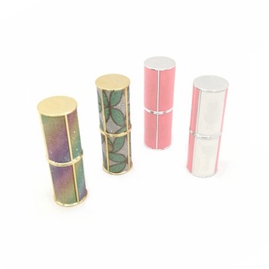 Bán Buôn Rỗng Lipstick Ống Bao Bì Matte Màu Đen Lipgloss Trường Hợp Với Màu Vàng Ống Làm Cho Son Môi Của Riêng Bạn - Product Image 4