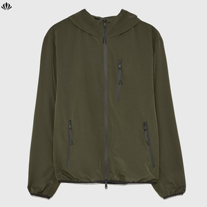 Vente en gros Marque privée Veste à capuche zippée thermoscellée légère et confortable pour hommes - Product Image 3