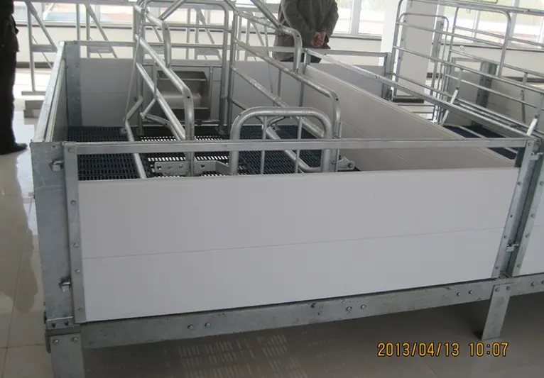 Pig/sow /piglet/piggery PVC farrowing crate/ Gestation/stall/pen with PVC panel(PVC Crate-24)