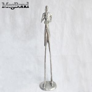 Grande figurine de saxophoniste en fonte d'aluminium, statue de musicien en métal durable, sculpture à des fins décoratives - Product Image 2
