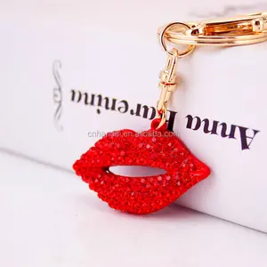 Exquisite Schmuck Strass Geldbörse Charms Hot Red Crystal Lip Schlüssel bund Schlüssel ring für Auto Handtasche Charm Schlüssel halter Großhandel