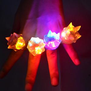 Lampu LED untuk acara Halloween, cincin jari LED, lampu Spike Bintang karet - Product Image 4