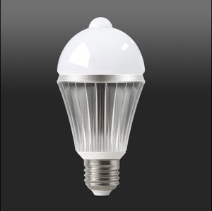España 2014 nuevo diseño de sensor de movimiento PIR de infrarrojos bombilla LED, enciende automáticamente de encendido / apagad - Product Image 1