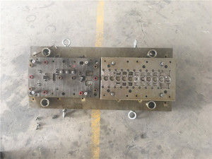 定制精密小型铜/黄铜零件冷冲压模具渐进冲压模具 - Product Image 6