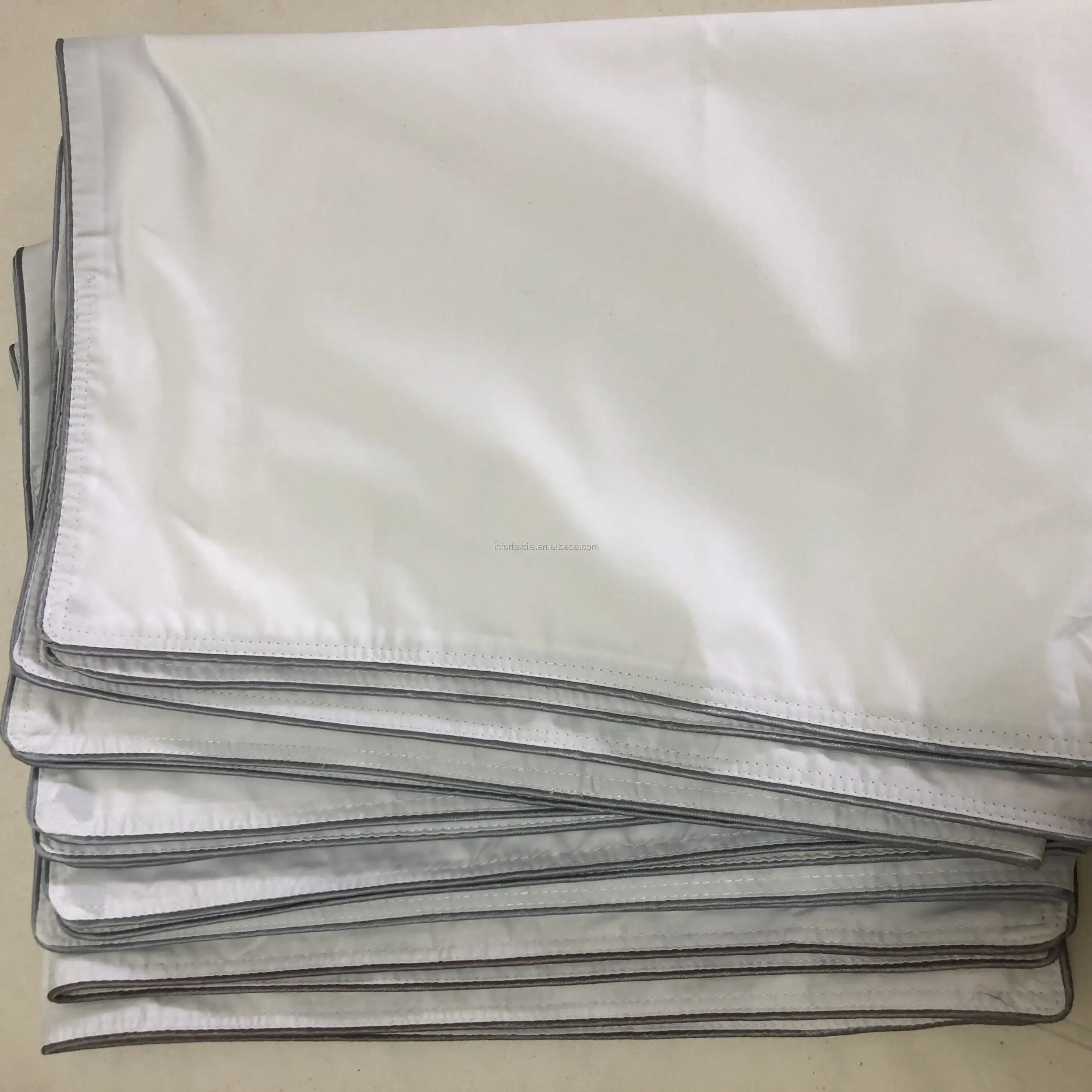 China Supplier Cotton 233 TC Empty Pillow Shell with Zipper grey color satin piping ready for filling polyester