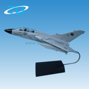 Modellino di Aereo Tornado in Resina 1/60 31cm, Souvenir, Regalo, Decorazione per la Casa - Product Image 1