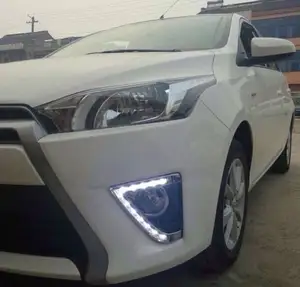 Lampu Berjalan Siang Hari Styling Mobil, untuk Toyota Yaris LED DRL 2013 2014 2015 Yaris LED Lampu Kabut Lampu Depan dengan Lampu Sein Kuning