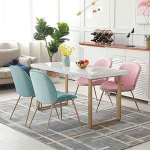 Set da Pranzo Moderno di Lusso in Velluto Rosa con Struttura Dorata - Piano in Marmo per Caffè e Ristoranti - Product Image 3