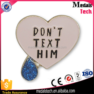 Venta al por mayor de Metal esmalte duro película tema de halloween pin de solapa insignias - Product Image 4