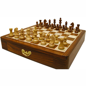 Juego de ajedrez y Damas de 18 pulgadas con incrustaciones de nogal, con almacenamiento - Product Image 4