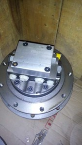 Baru asli 325 328 331 337 329 334 <span class=keywords><strong>Final</strong></span> <span class=keywords><strong>Drive</strong></span> Travel Motor P/N 6684128 6686290 6685455 6677666 Track <span class=keywords><strong>Drive</strong></span> Motor - Product Image 4